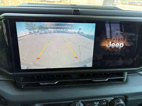 Used 2024 Jeep Wrangler Unlimited Rubicon 4xe AWD/4WD image 21
