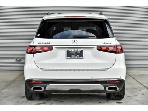 Certified 2025 Mercedes-Benz GLS 450 4MATIC image 8