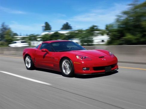 Used 2007 Chevrolet Corvette Z06 w/ Preferred Equipment Group RWD image 3
