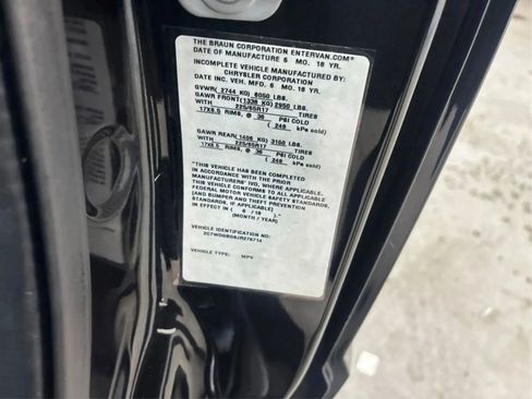 Used 2018 Dodge Grand Caravan SE FWD image 28