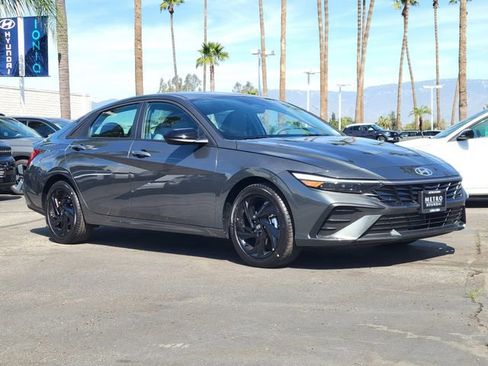 New 2026 Hyundai Elantra Sport FWD image 25