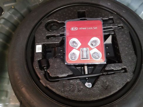 Used 2021 Kia Seltos EX image 24