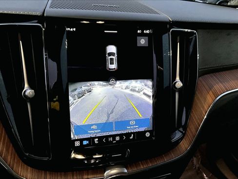 Used 2023 Volvo XC60 B5 Ultimate w/ Climate Package image 27