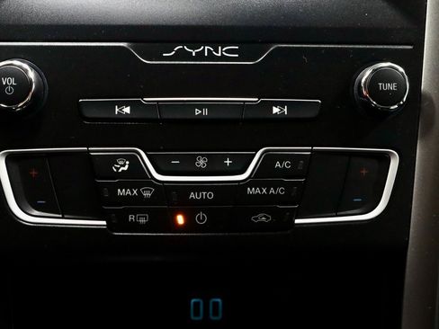 Certified 2019 Ford Fusion SE image 31