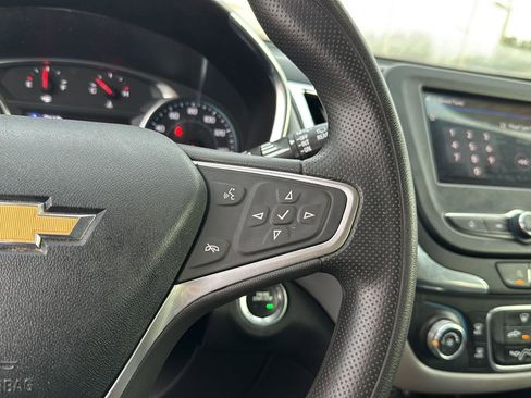 Used 2022 Chevrolet Equinox LT image 19
