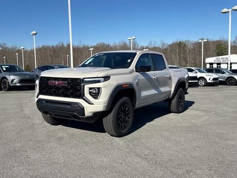 New 2026 GMC Canyon Elevation RWD image 8