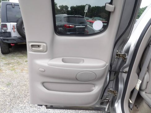 Used 2005 Toyota Tundra SR5 AWD/4WD image 10