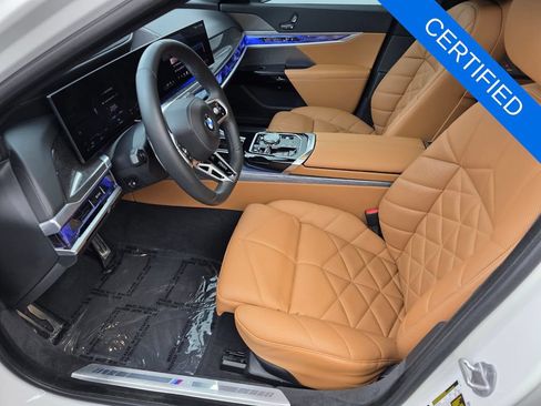 Used 2023 BMW 740i w/ Parking Assistance Package RWD image 9