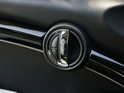 Used 2024 MINI Cooper S FWD image 15