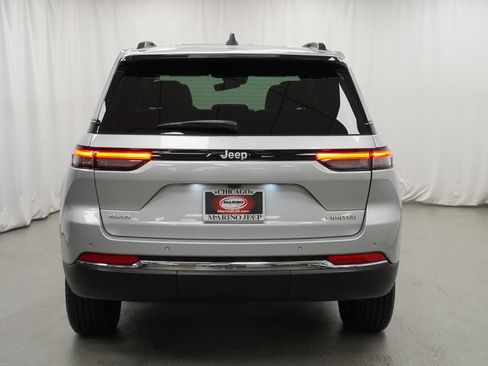 Used 2025 Jeep Grand Cherokee Limited AWD/4WD image 20