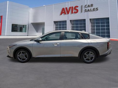 Used 2025 Kia K4 FWD image 2