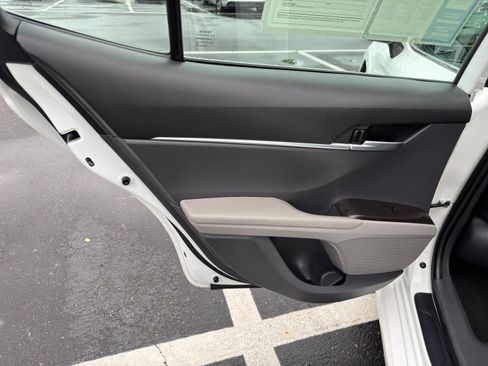 Used 2021 Toyota Camry LE FWD image 23