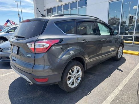 Used 2018 Ford Escape SE w/ SE Sync 3 Package FWD image 3