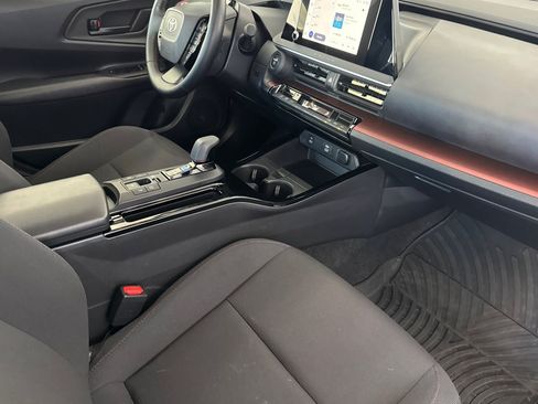 Used 2023 Toyota Prius Prime FWD image 33