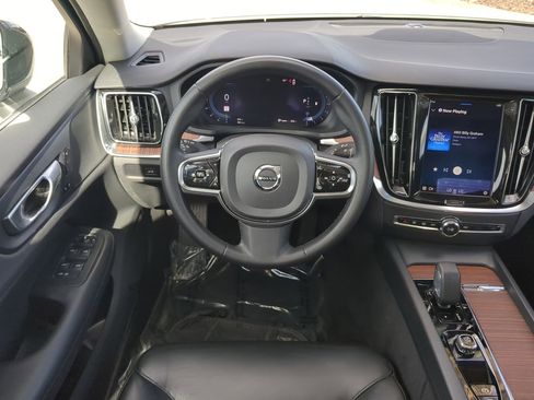 Used 2024 Volvo S60 B5 Plus image 16