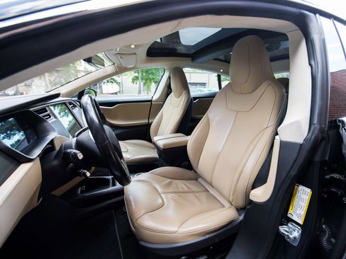 Used 2014 Tesla Model S 85 image 9