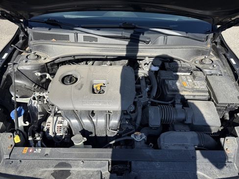 Used 2023 Kia Forte LXS w/ LXS Technology Package image 12