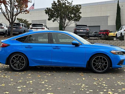 Used 2023 Honda Civic Sport image 3