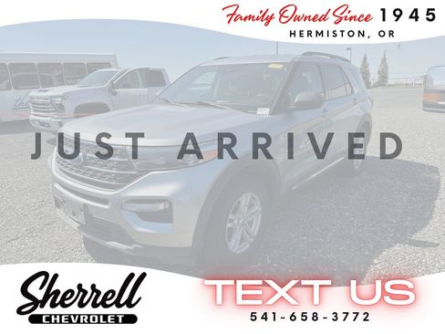 Used 2021 Ford Explorer XLT w/ Equipment Group 202A AWD/4WD image 2