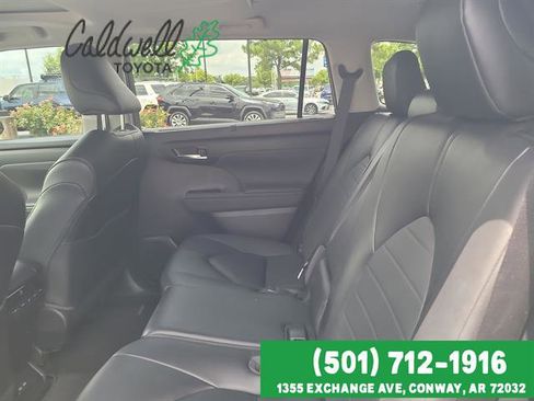 Used 2023 Toyota Highlander XLE FWD image 24