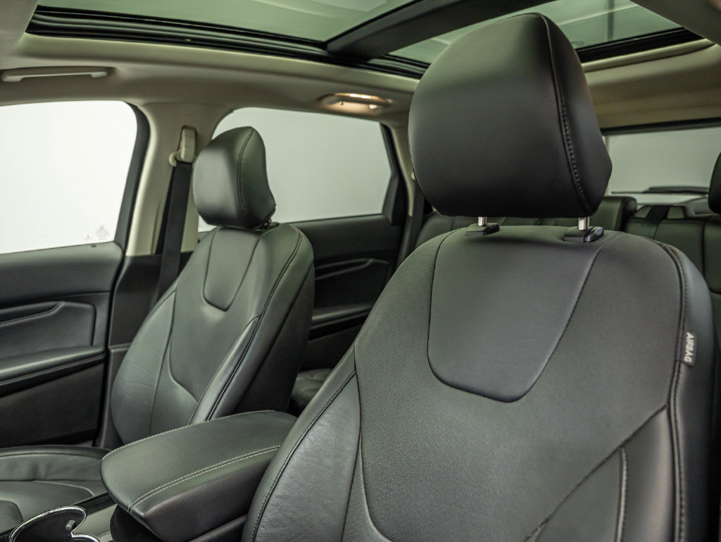 Used 2016 Ford Edge Titanium w/ Equipment Group 301A AWD/4WD image 33
