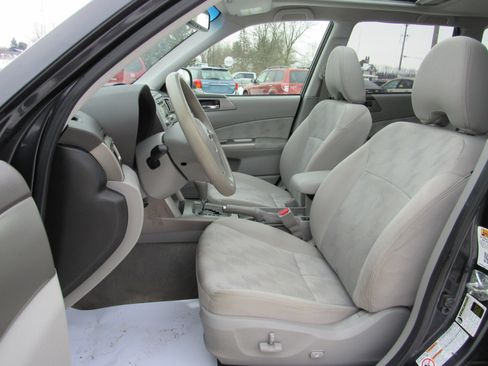 Used 2010 Subaru Forester 2.5X Premium w/ Popular Equipment Group 1A image 5