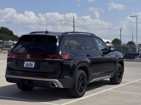 New 2026 Volkswagen Atlas Peak Edition AWD/4WD image 5