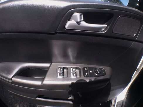 Used 2021 Kia Sportage LX image 12