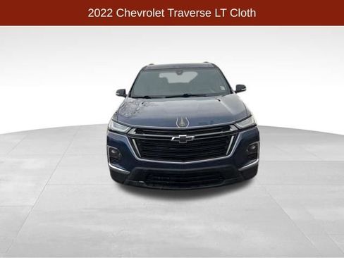 Used 2022 Chevrolet Traverse LT w/ Midnight/Sport Edition image 2
