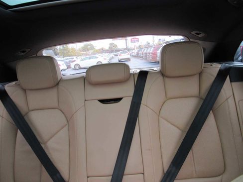 Used 2018 Porsche Macan image 19