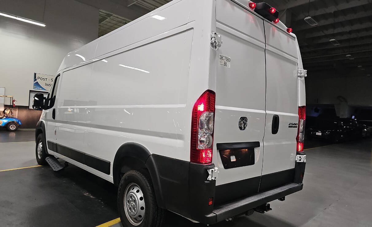 Used 2023 RAM ProMaster 2500 w/ Premium Convenience Group (B) FWD image 4