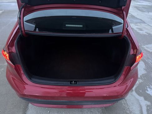 Used 2021 Toyota Corolla LE image 22