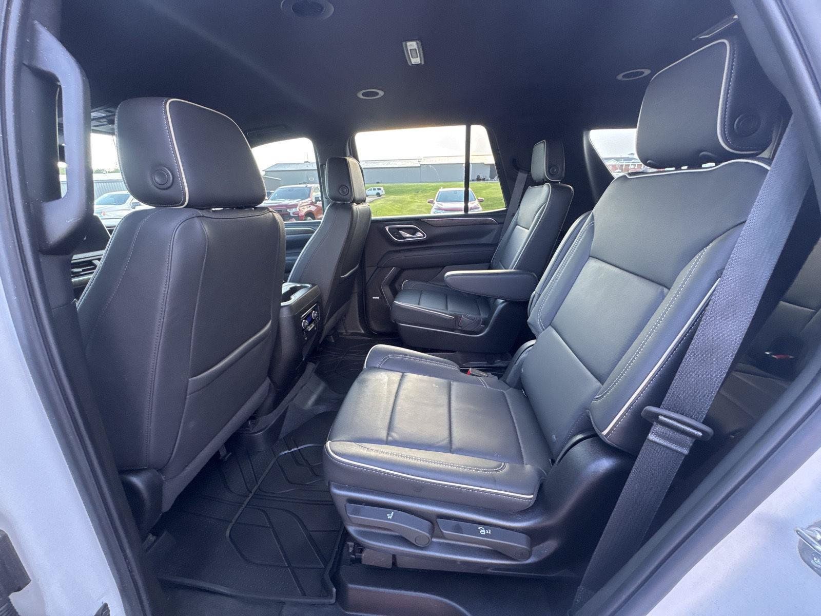 Used 2024 Chevrolet Tahoe Premier AWD/4WD image 9