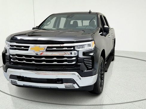 Certified 2024 Chevrolet Silverado 1500 LTZ w/ LTZ Premium Package AWD/4WD image 8