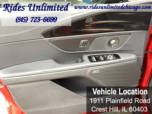 Used 2025 Lincoln Nautilus Reserve w/ Jet Appearance Package image 15