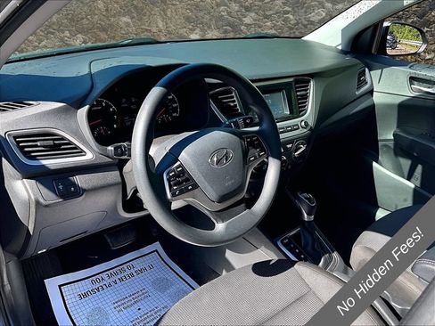 Used 2021 Hyundai Accent SE FWD image 11