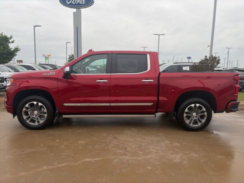 Used 2025 Chevrolet Silverado 1500 High Country w/ Technology Package image 2