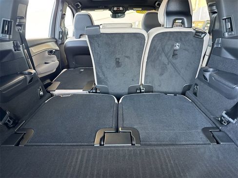 New 2026 Volvo XC90 T8 Plus image 15