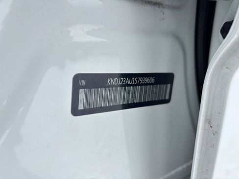 Used 2025 Hyundai Kona SEL image 29