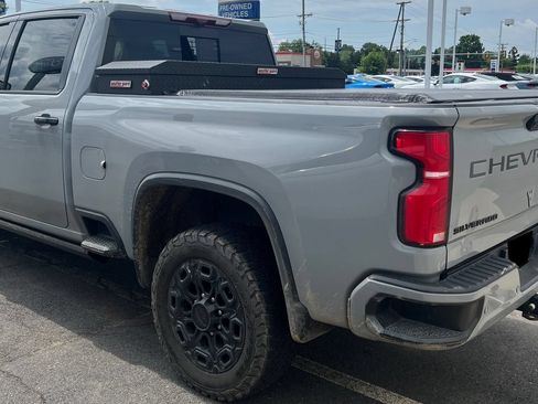 Used 2024 Chevrolet Silverado 2500 LTZ w/ LTZ Plus Package AWD/4WD image 3