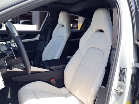 Certified 2025 Porsche Panamera 4 w/ Premium Package AWD/4WD image 5