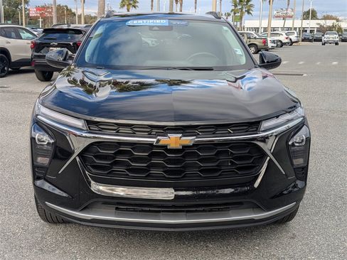 Certified 2025 Chevrolet Trax LT w/ LT Convenience Package image 8