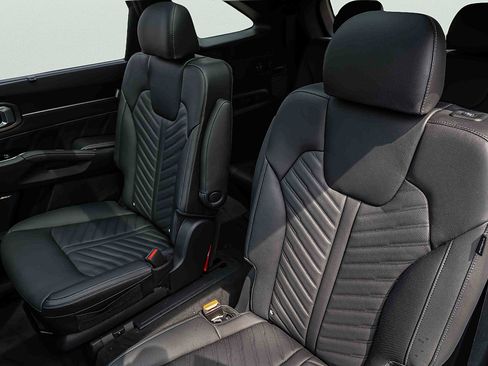 Certified 2026 Kia Sorento SX Prestige AWD/4WD image 12