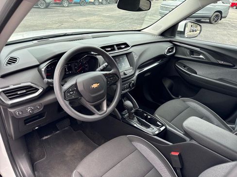Used 2023 Chevrolet TrailBlazer LT FWD image 16