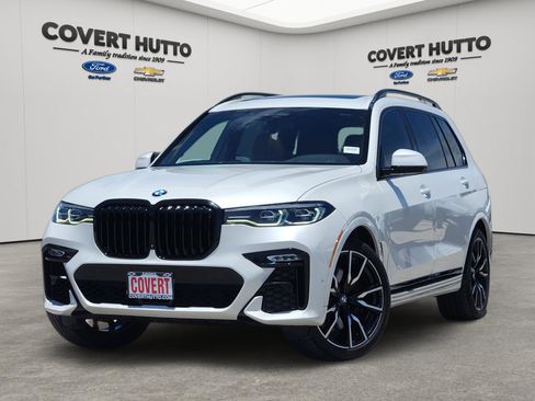 Used 2022 BMW X7 xDrive40i w/ M Sport Package AWD/4WD image 1