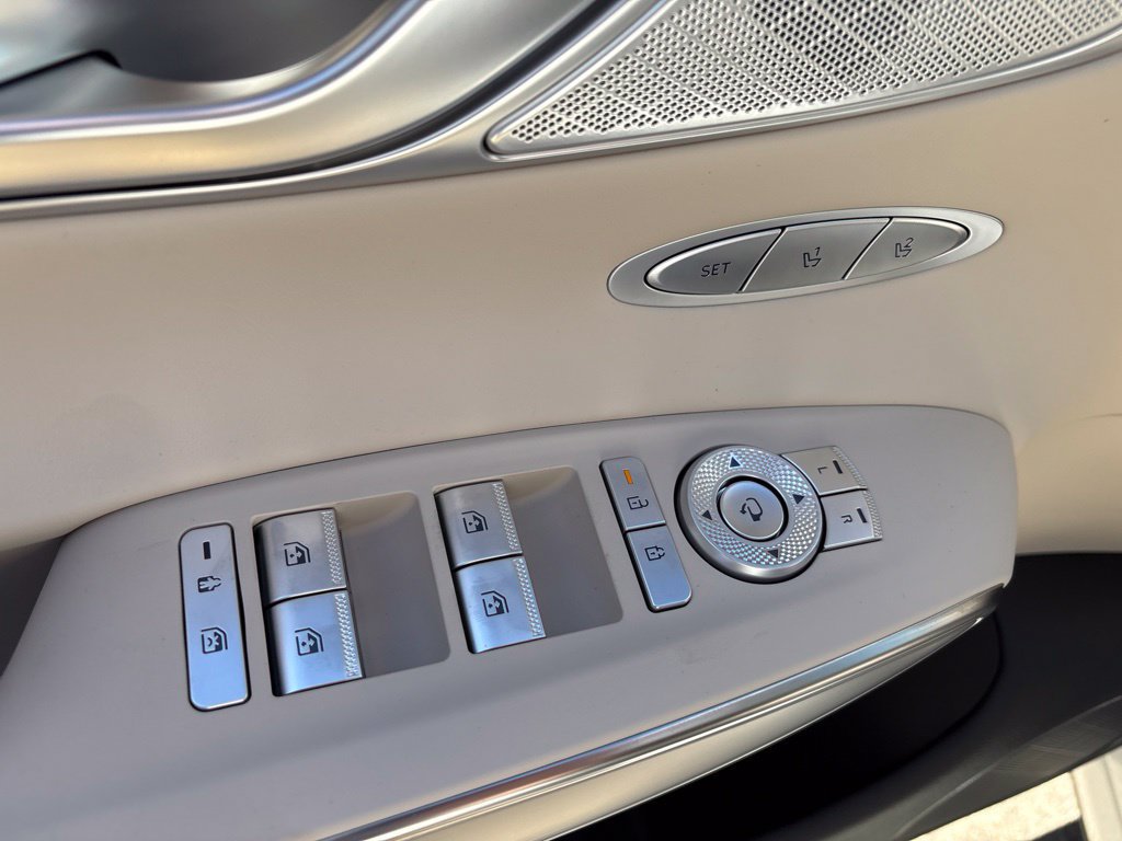 New 2027 Genesis GV70 2.5T Select AWD/4WD image 9