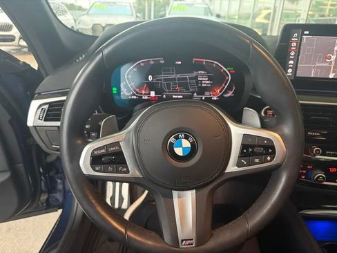Used 2022 BMW 530i w/ M Sport Package RWD image 7