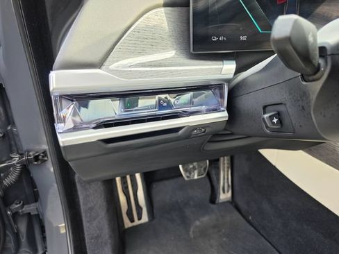 Used 2023 BMW i7 xDrive60 AWD/4WD image 25