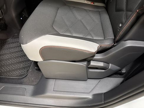 Certified 2026 Volkswagen Atlas Peak Edition AWD/4WD image 23
