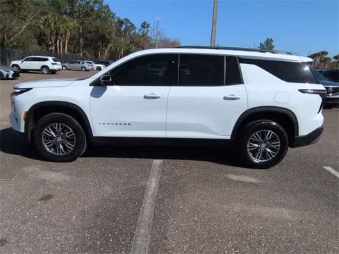 Used 2024 Chevrolet Traverse LT w/ Trailering Package image 5